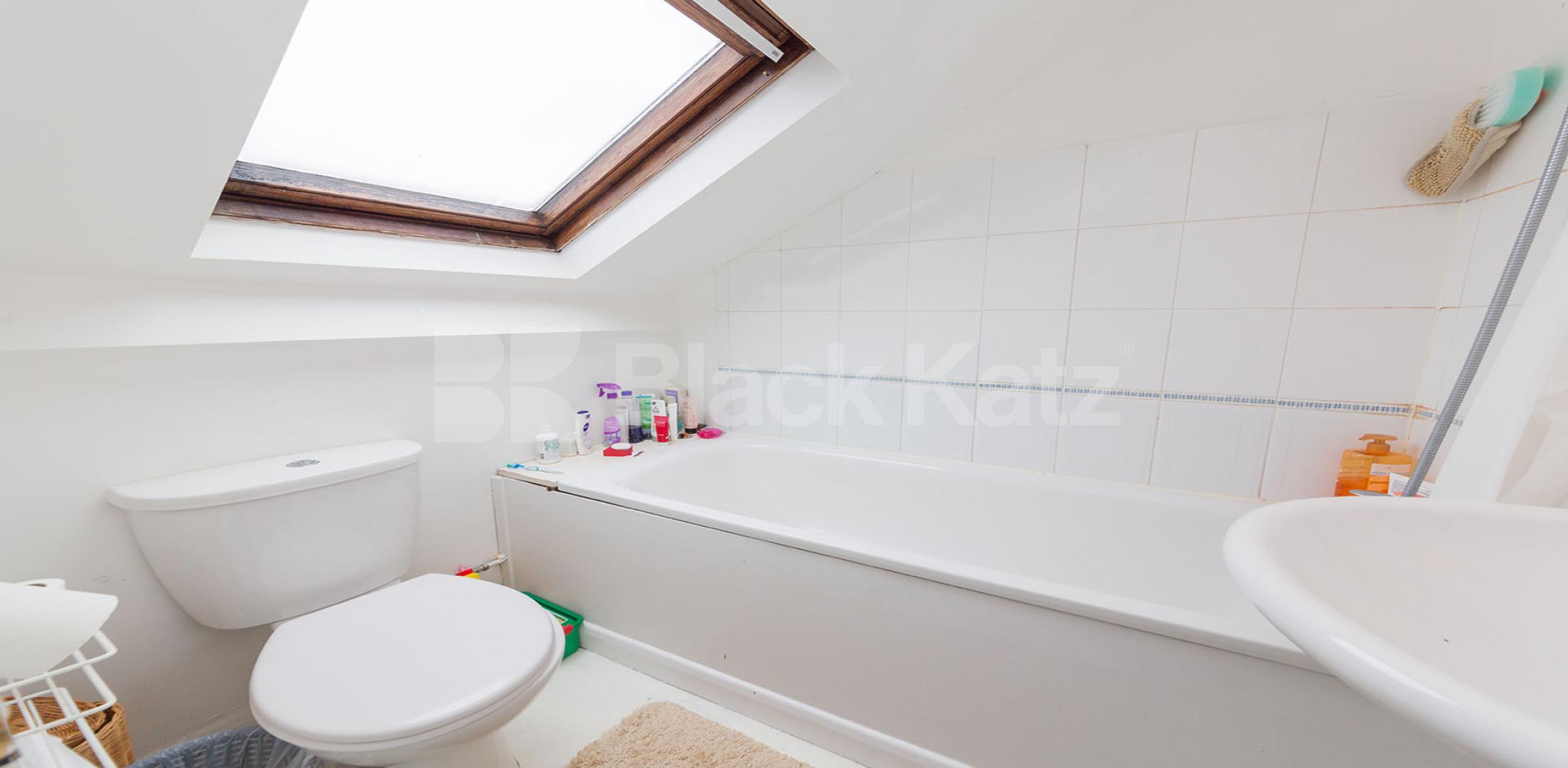 			NEW INSTRUCTION!, 2 Bedroom, 1 bath, 1 reception Flat			 Firs avenue, Muswell Hill